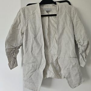H&M Cream Blazer with Notched Lapel and Relaxed Fit